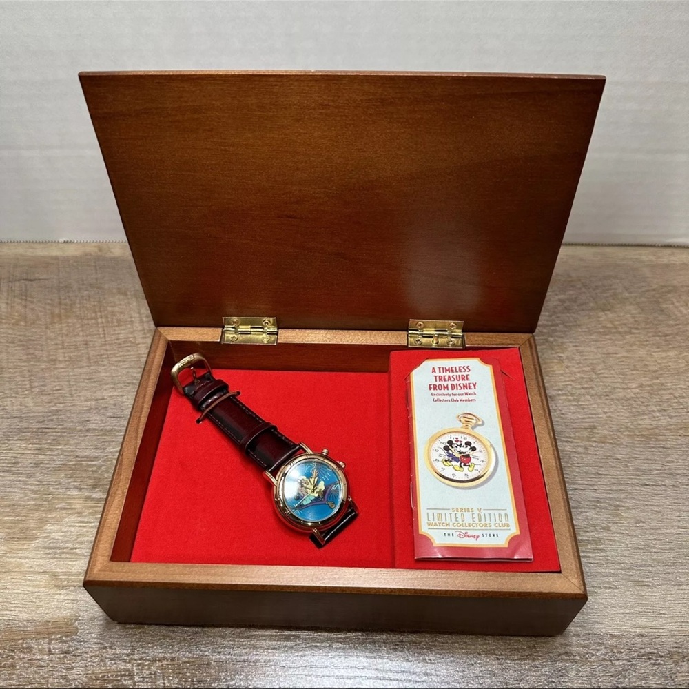 Vintage Fossil Disney Aladdin Limited Edition Watch in Music Box Series V‎ #1068